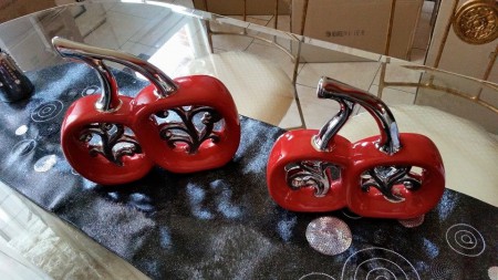 Lot de 2 cerises : prix 20 euro